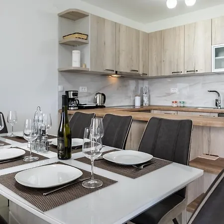 Crowonder Beachfront Blue Bay With Jacuzzi- B3 Villa *