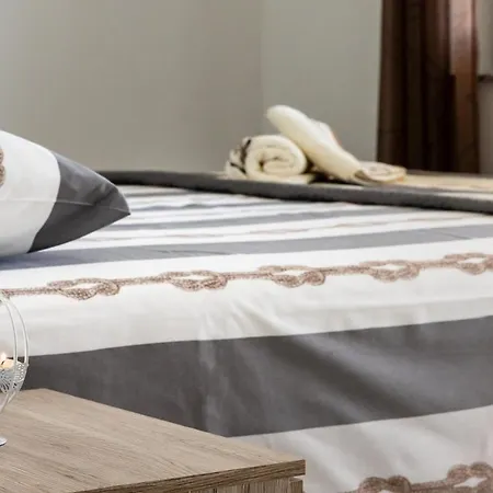 Crowonder Beachfront Blue Bay With Jacuzzi- B3 Villa