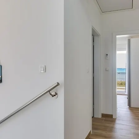 Crowonder Beachfront Blue Bay With Jacuzzi- B3 Privlaka (Zadar)