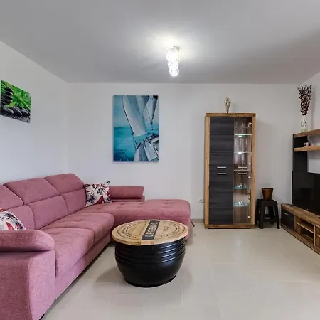 Crowonder Beachfront Blue Bay With Jacuzzi- B3 Villa Privlaka (Zadar)